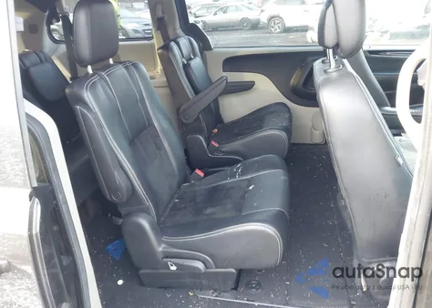 2018 Dodge Grand Caravan Sxt z USA, uszkodzony, nr VIN 2C4RDGCG7JR253482